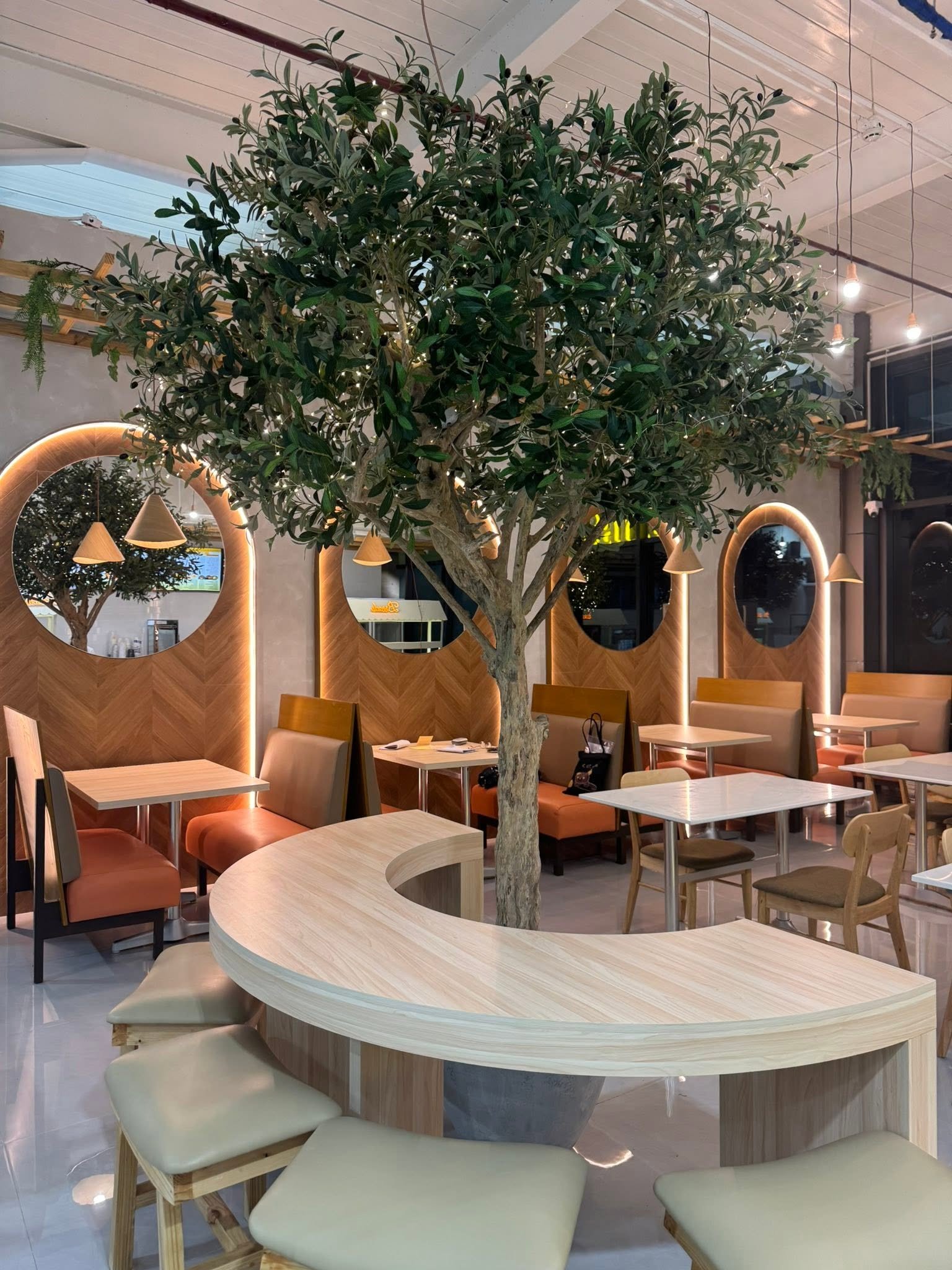 Caramel J&F Mall Labo — image 2 of 7